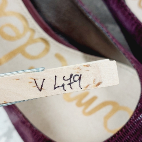 Elegant Burgundy Heels - Picture 12 of 12